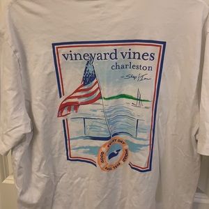 Medium vineyard vines Charleston t shirt